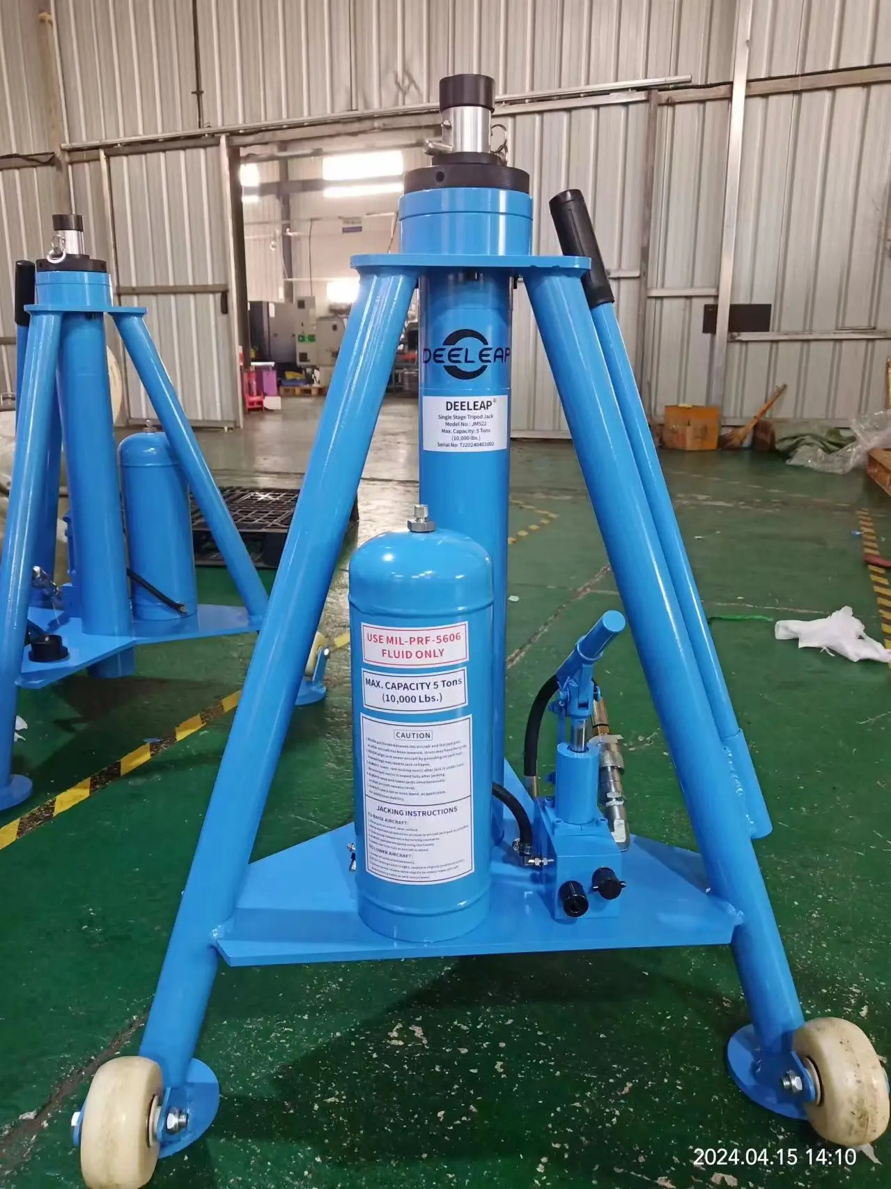 tripod jack 6.jpg