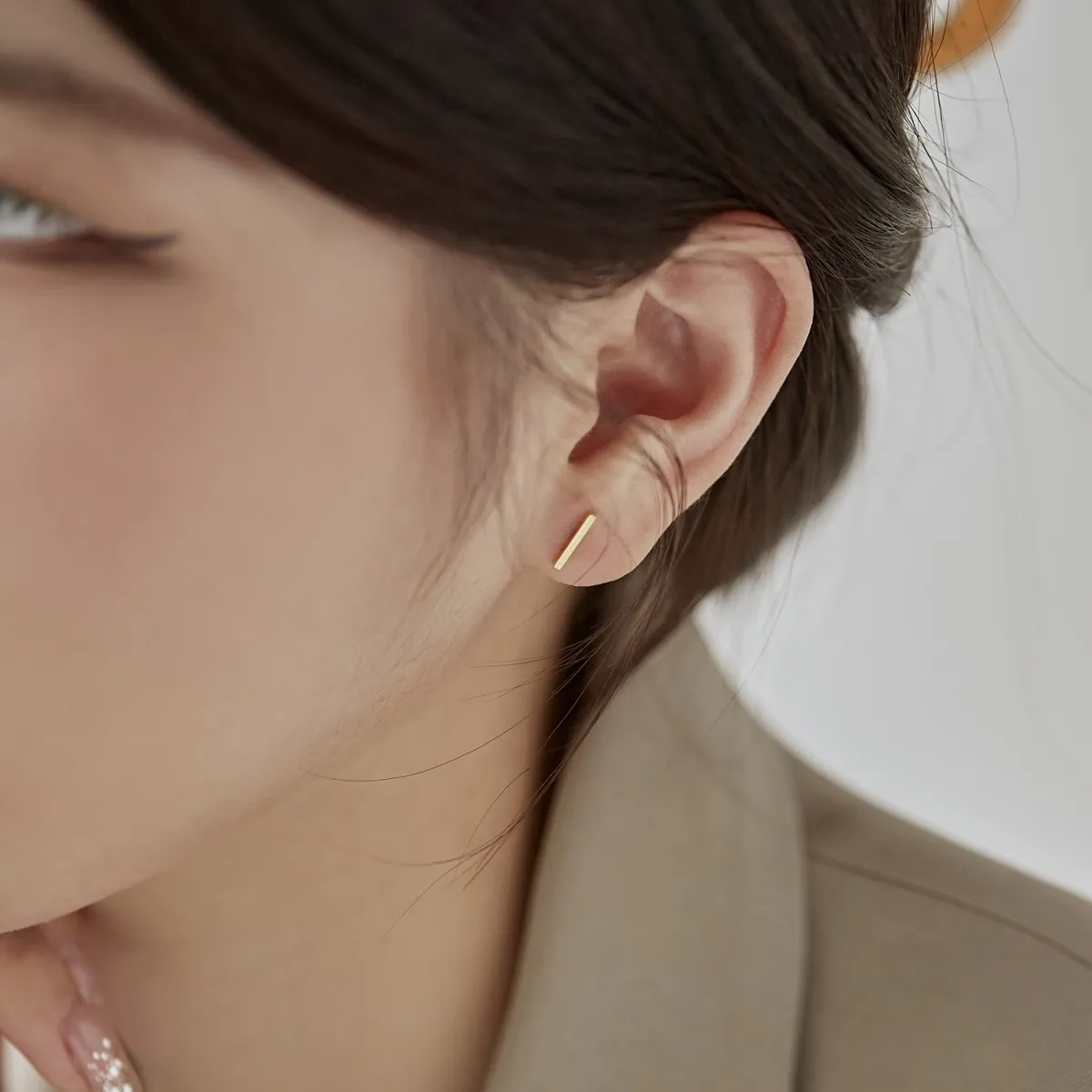 KAKODIY Fashion Accessories Vintage Korean Style Earrings Fashion Luxury Simple Gold Plated Yellow 925 Sterling Silver Stud Earrings for Women detail 2