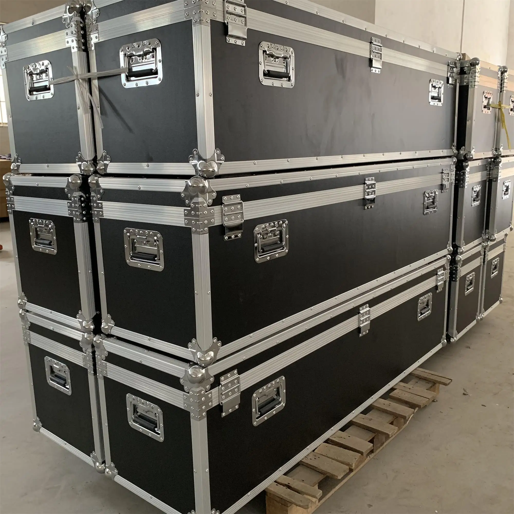 Large Utility Trunk Flight Case With Wheels