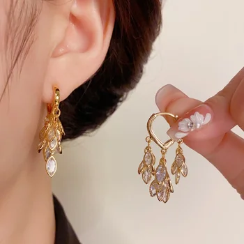 High-End Popular Female Brass Earrings Small Joker Super Flash Zircon Leaf Tassel Stylish High-Personality