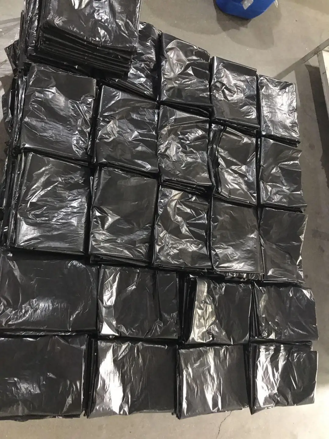 Wholesale Big Black Trash Bags Bolsas De Basura Garbage Bag Sachet Bin  Liners Sacos De Lixo Rubbish Bag - China Cornstarch Bags and 100liter  Garden Bag price