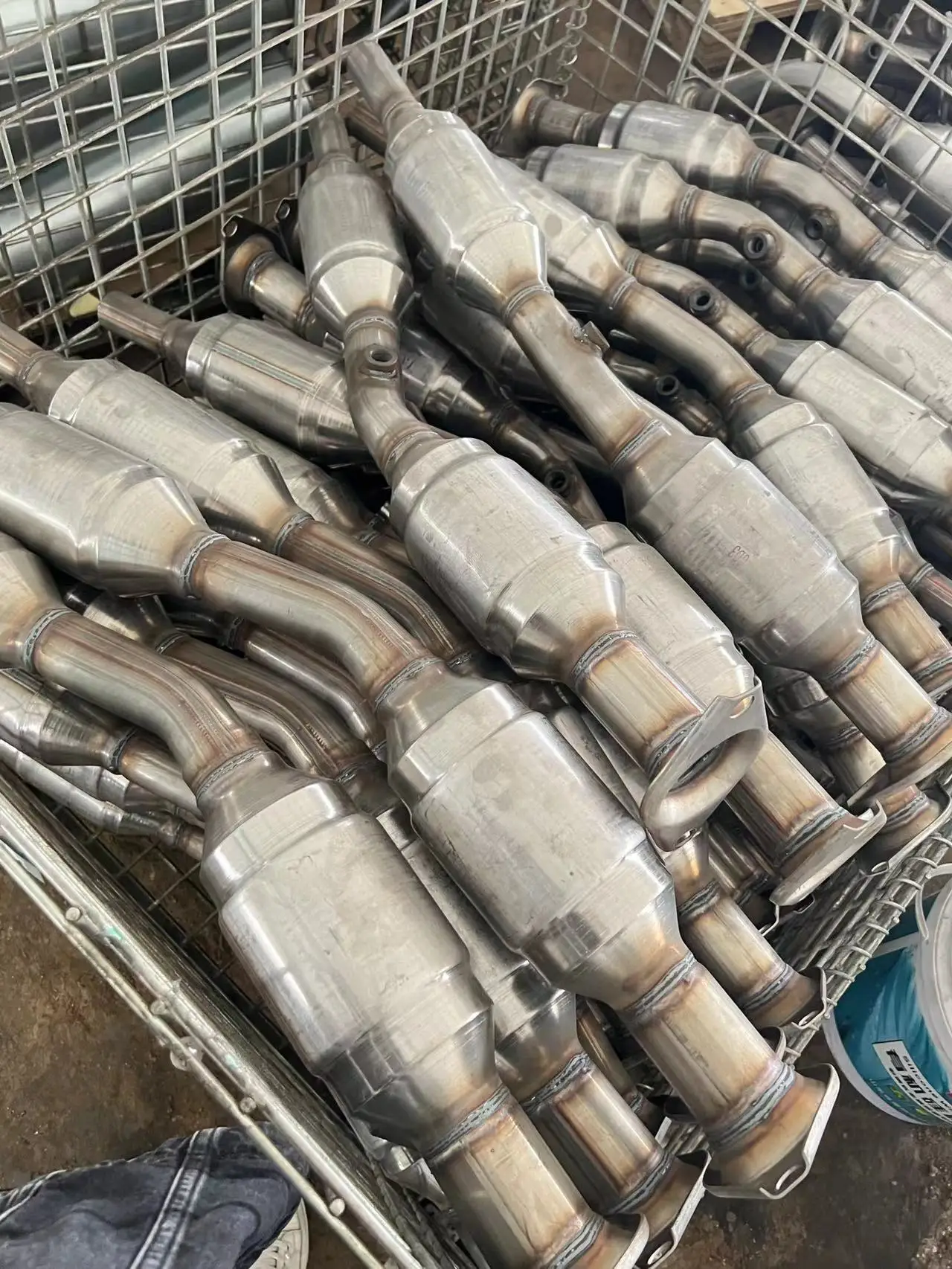 フォルクスワーゲンXeniaR7用排気3ウェイ触媒コンバーター