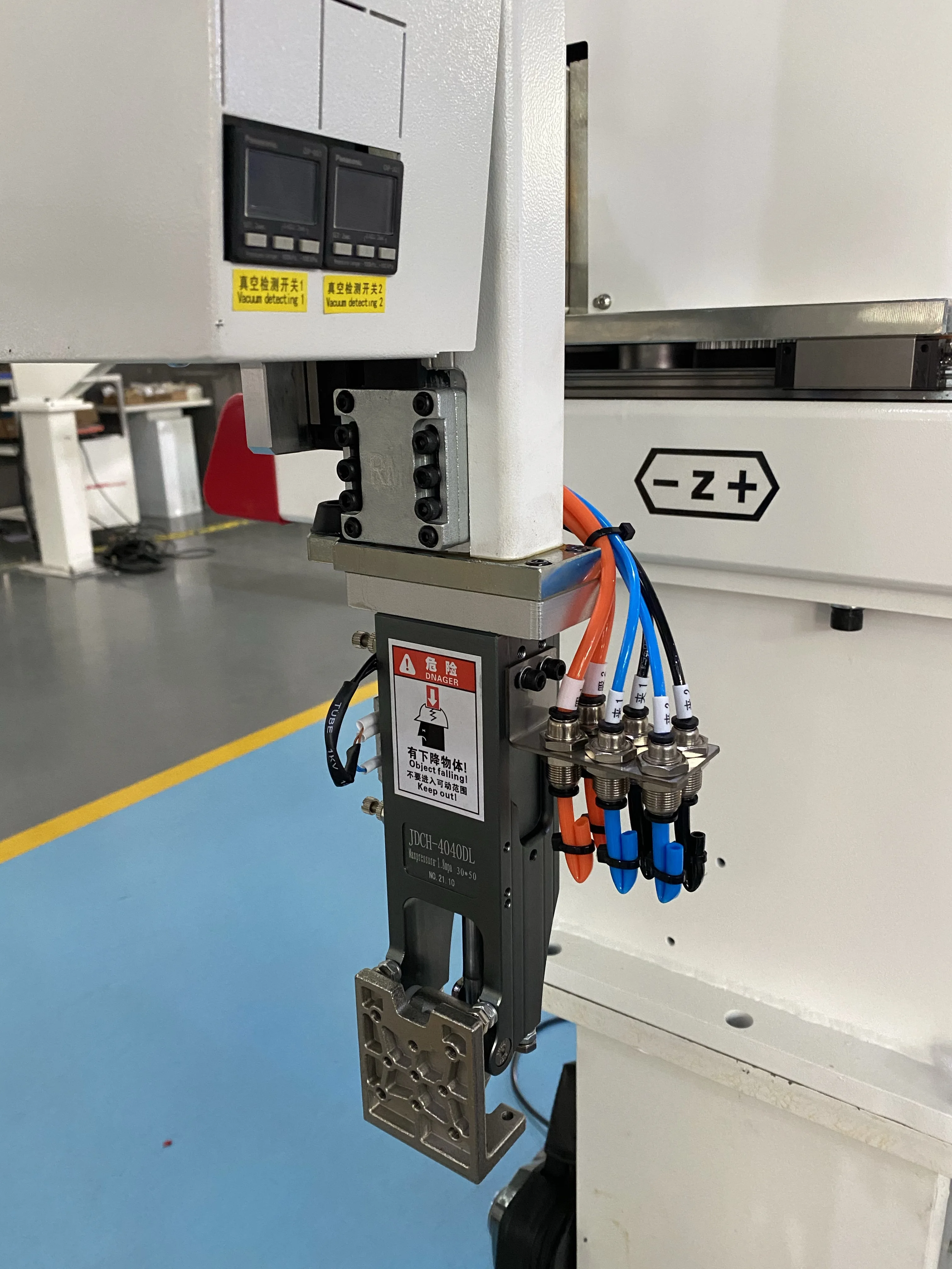 Robot Arm with Vacuum Suction Cup Xyz Telescopic 5 Axis Robot Arm
