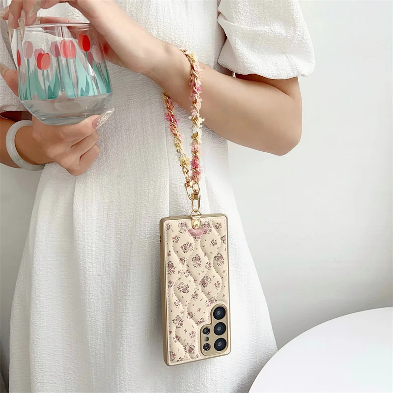 Women Design With Phone Chain Artificial Leather CellPhone Cases for Samsung S25 S23Plus S24Ultra Flower Pattern Antifall Cover