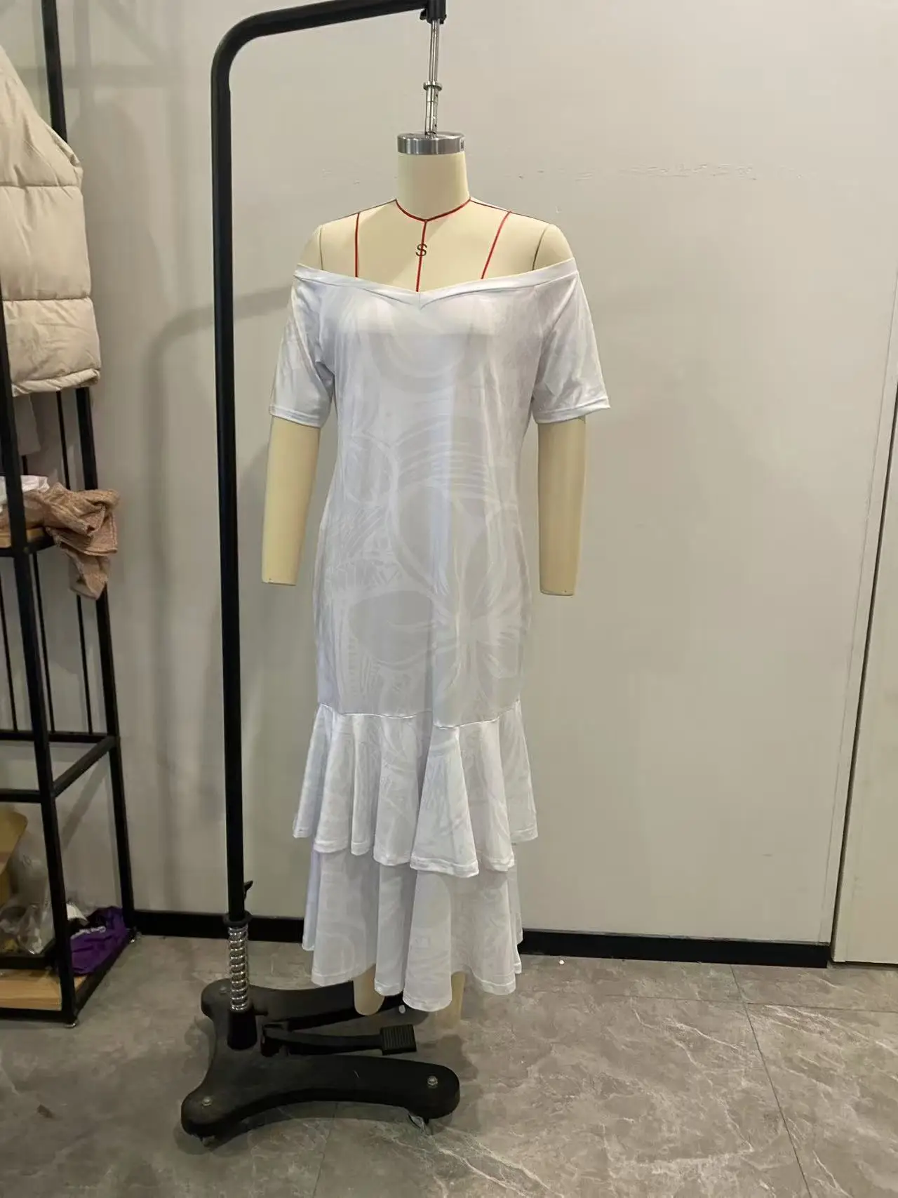 shopee white dress Retcvk 1/6 BJD Ball Jointed Blythe Smart Doll With Clothes The maxi length hits at the ankle for a chic and elongated look Shopee Wedding Dress - Women