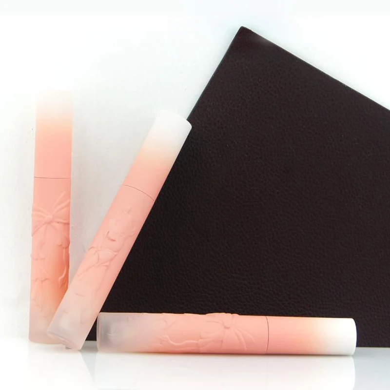 Cute in Stock 3D Effect Embossing Design Pink Lip Gloss Container Packaging Lipgloss Tubes