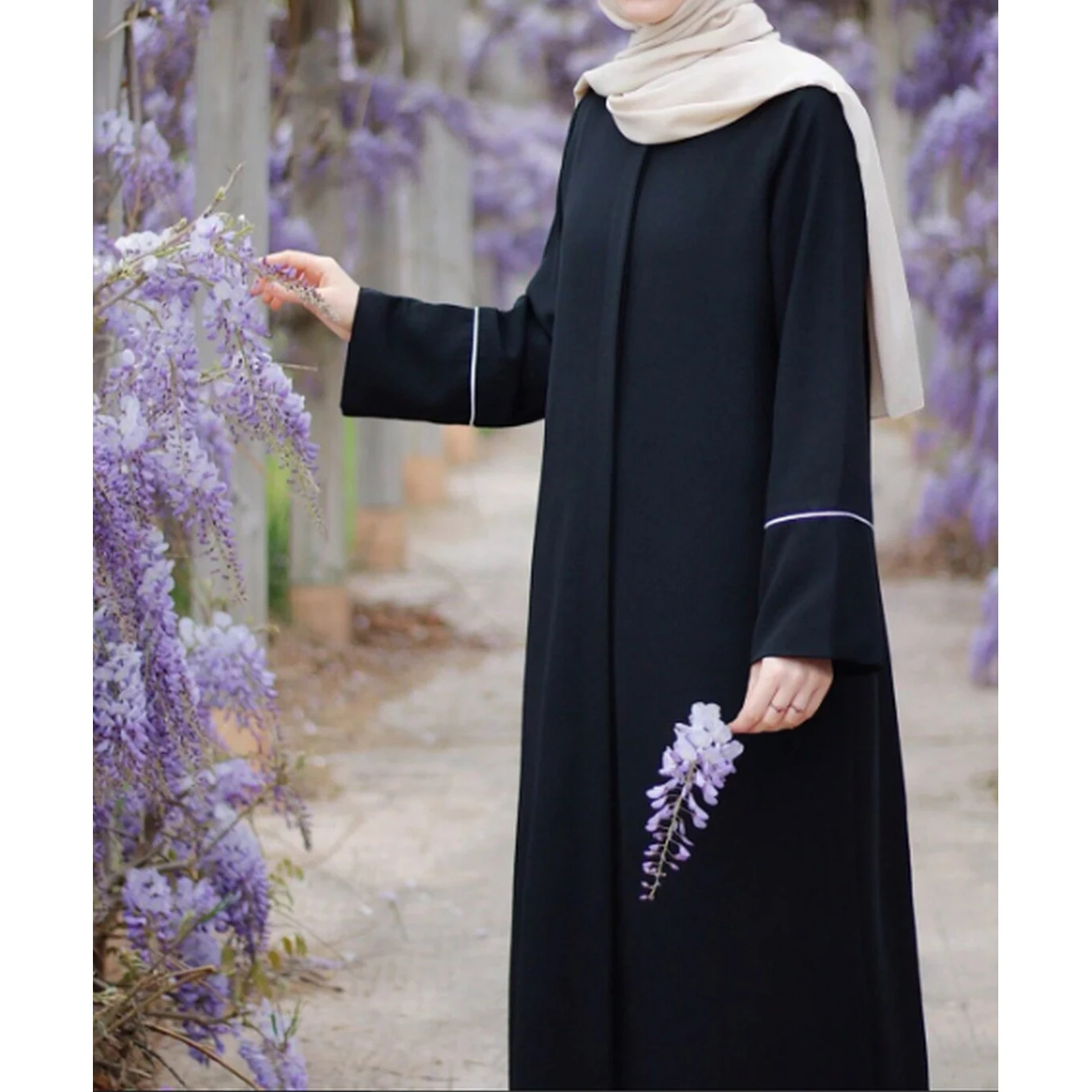 Islamic Black Crepe Abaya With Pocket and Zipper Outwear for Umrah Hajj and Ramadan Muslim Women's Dress