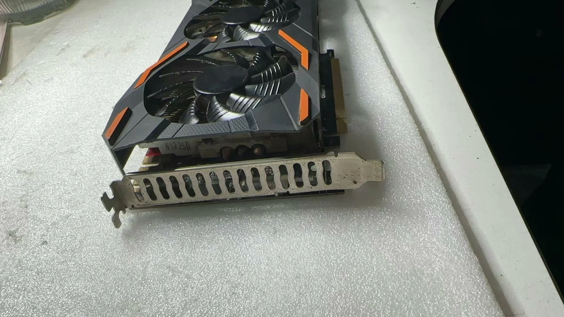 中古 P104-100 8GB GPUグラフィックカード 256Bit デスクトップ用