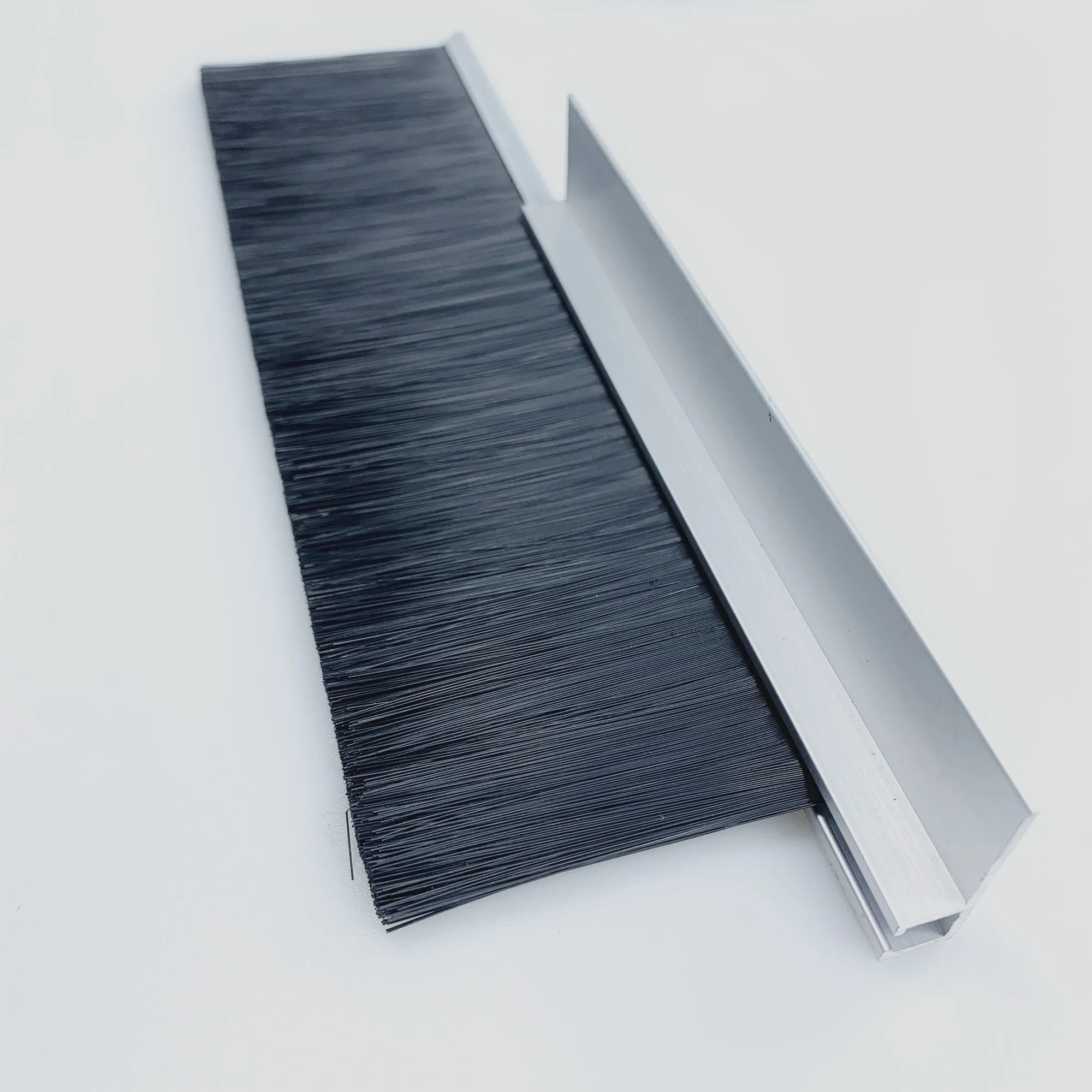 TDF Escalator Skirt Strip Brush With Aluminum Pedestal Elevator Parts
