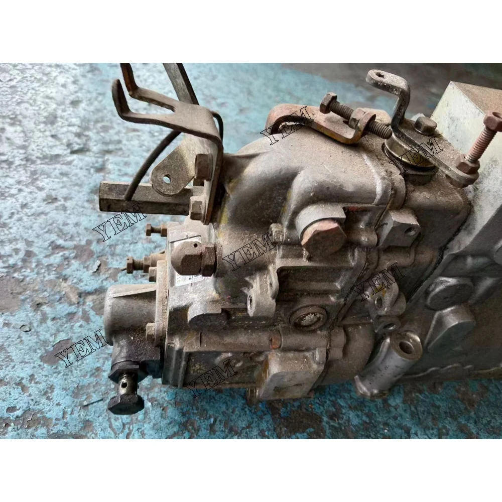 6D40 Fuel Injection Pump for Mitsubishi Engine. 2