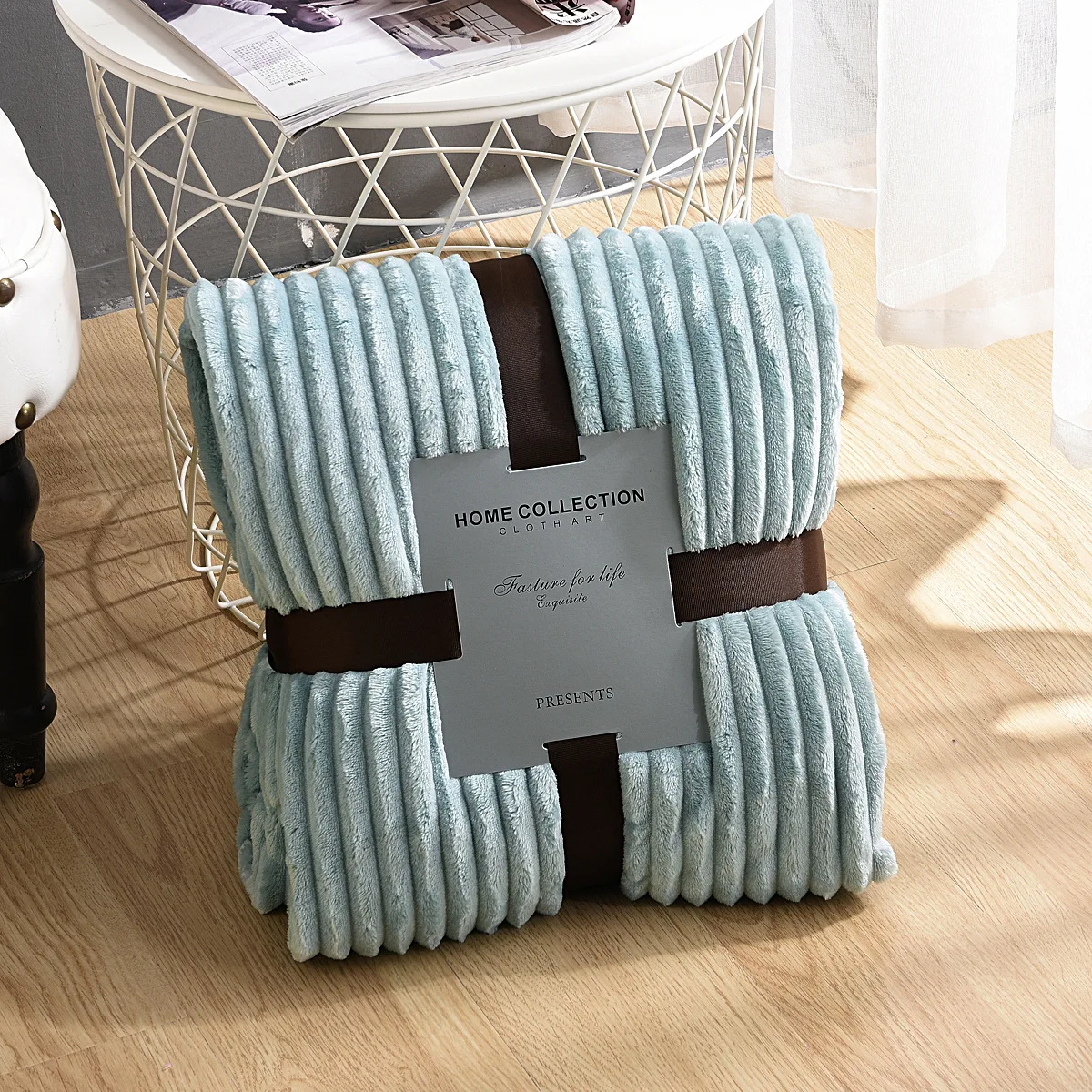Solid Color Vertical Strip Flannel China Blankets Thermal Insulation Fluffy Flannel Fleece quality Blanket