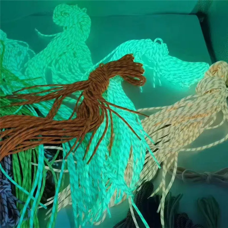 Custom Color in Dark Fluorescent Thread 150D Polyester Illuminated Phosphorescent Yarn for Shoe Upper