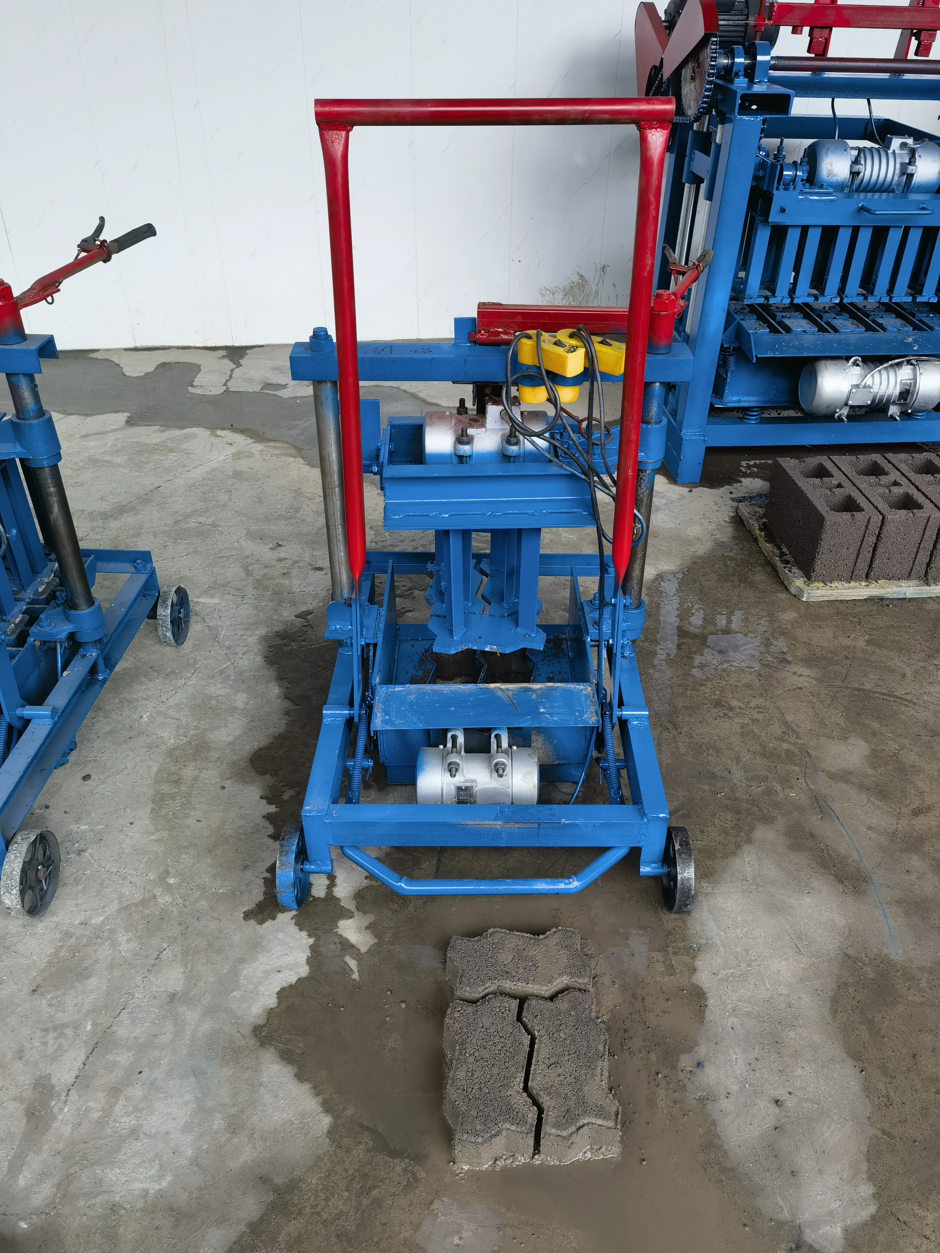 Automatic Clay Bricks and Tile Making Machine Plastic Sand Brick Making Machine Hollow Red Brick Making Machine in India