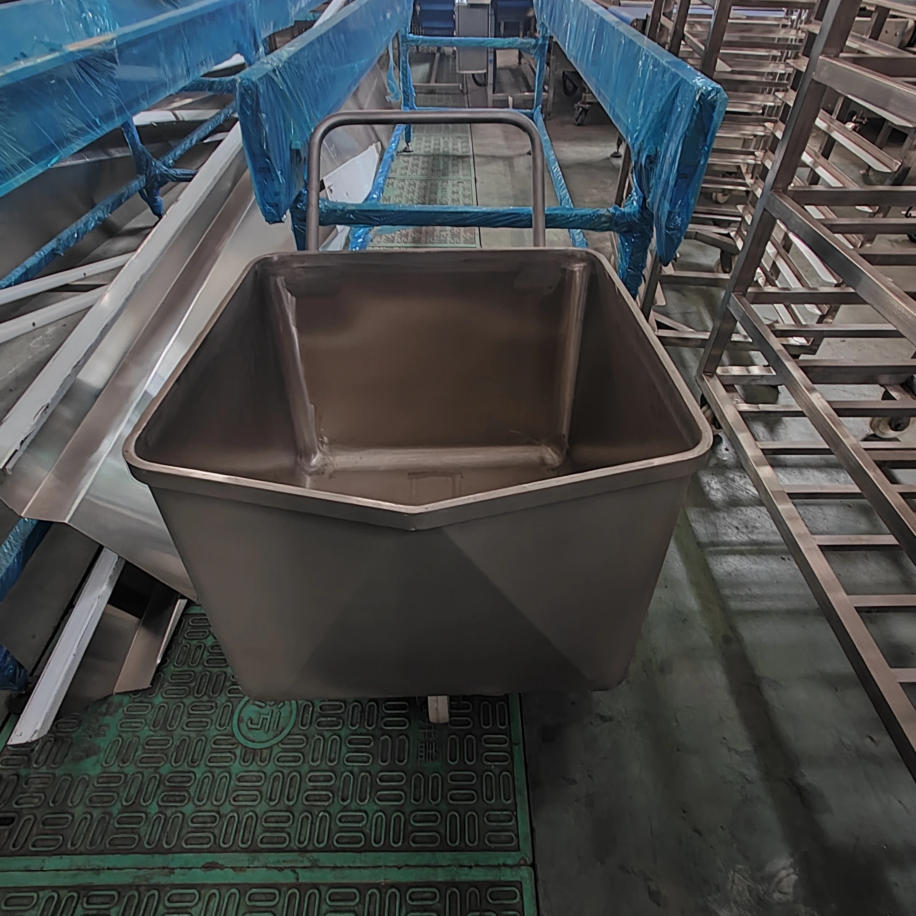 Hygienic and durable stainless steel meat transport truck for slaughterhouses and industrial food production