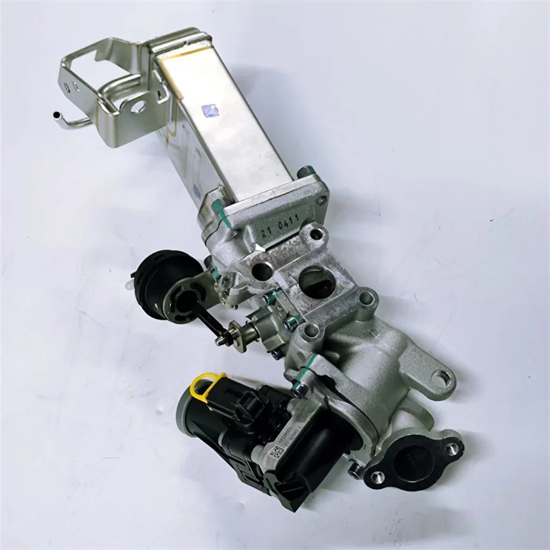 Auto Spare Parts Engine Cooler System EGR Valve Assembly Kit Cooler for SAIC Maxus G10 OEM 10168962