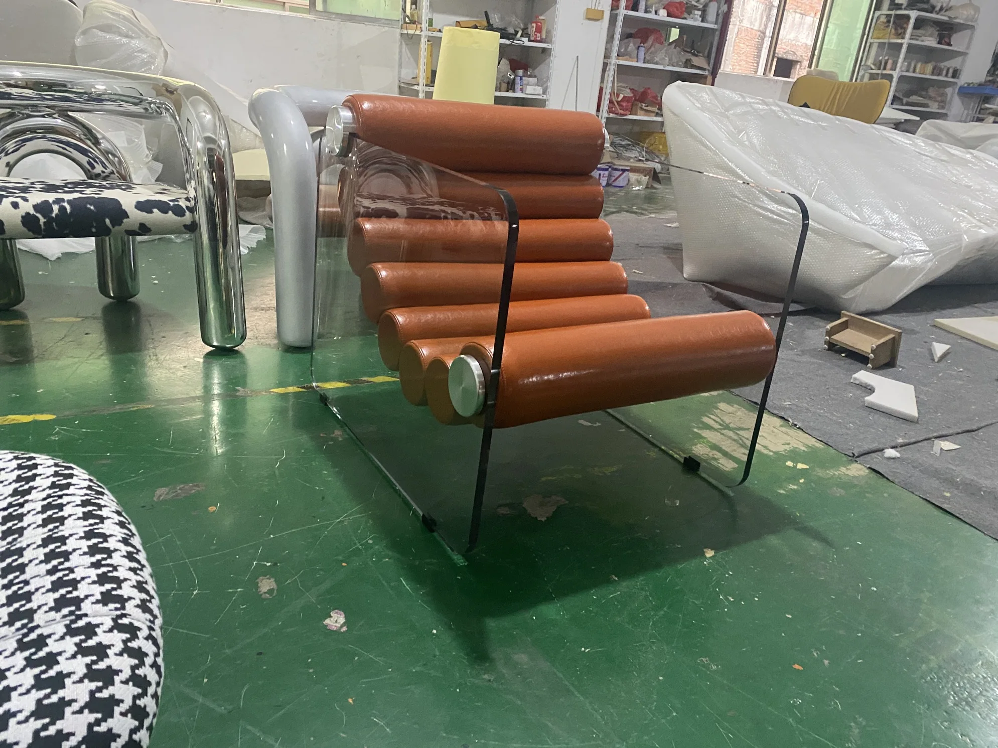 Современное креативное акриловое кожаное кресло середины века с откидной спинкой Прозрачное Кресло для гостиной