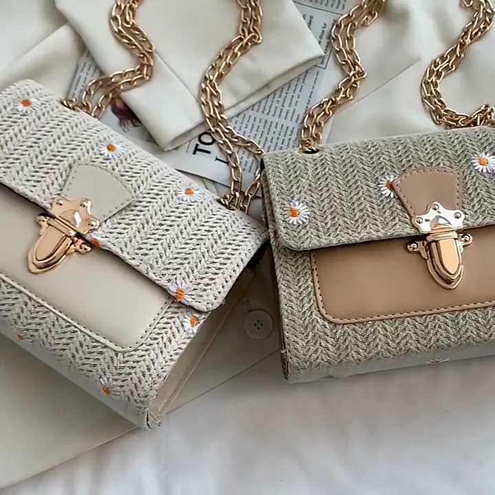 2021 Popular Summer Ladies Handbags Females Fashion Weaving Hand Bags