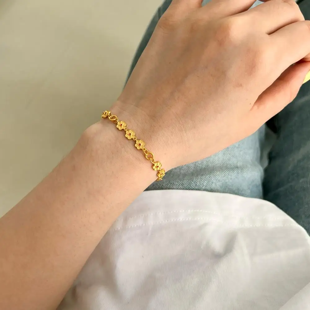KAKODIY fashionable gold-plated adjustable personalized luxury customized 925 sterling silver women's six-leaf clover cherry blossom bracelet detail 4