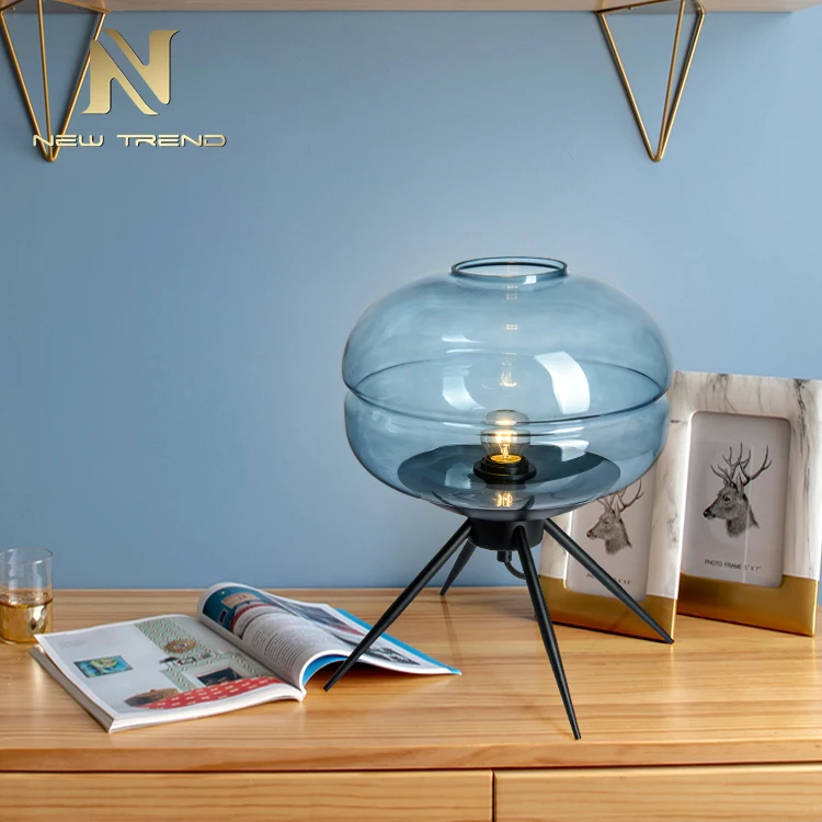 LCJ-T038 High Quality Indoor Energy Saving Blue and Black Iron Glass E27 Desk Light Table Lamp