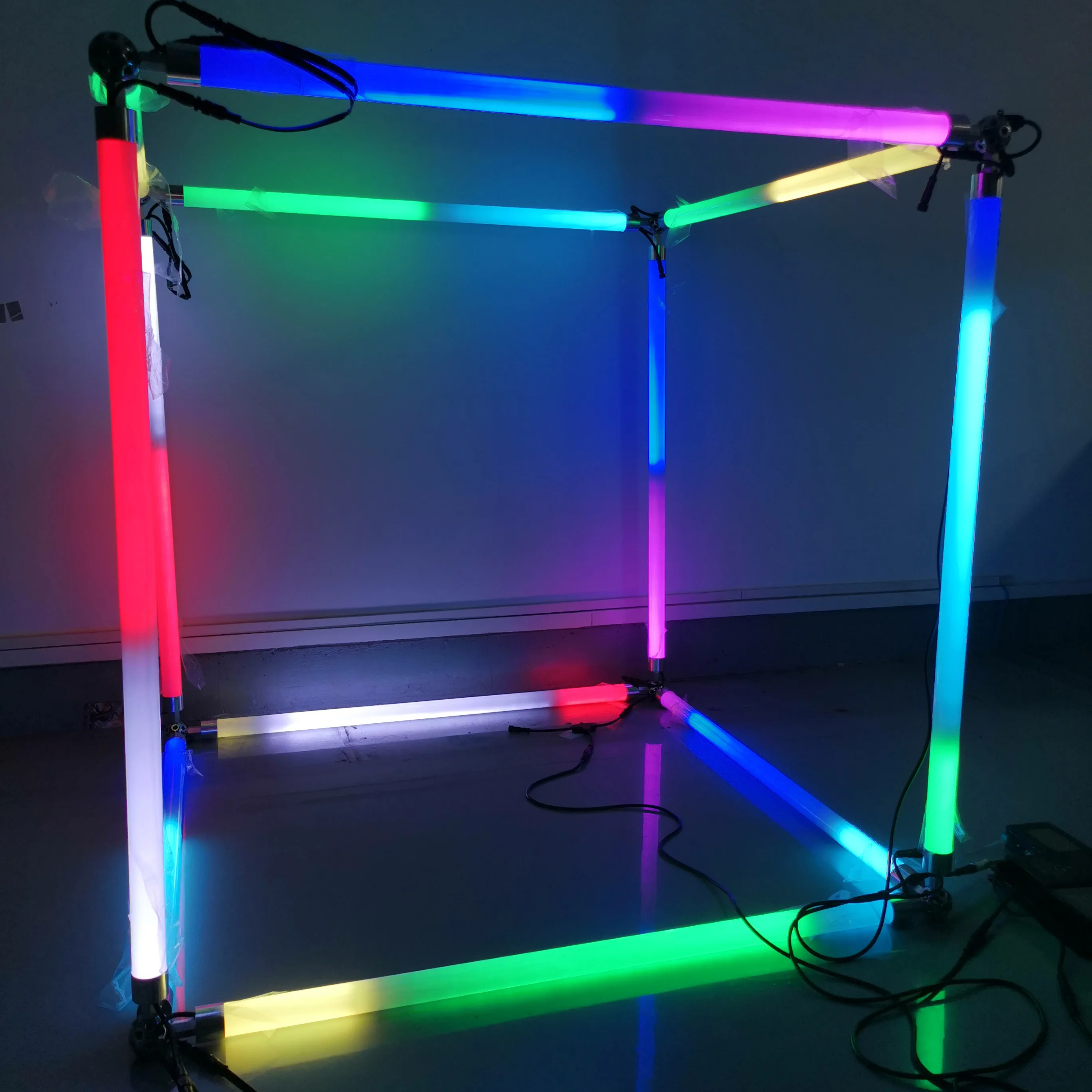 Tripod Pixel Tube Create Triangular Cube IP65 Led Full RGBW Color Dmx 12v Digital Tube 24pixel Dmx 3d Rgb Tube for Night Club