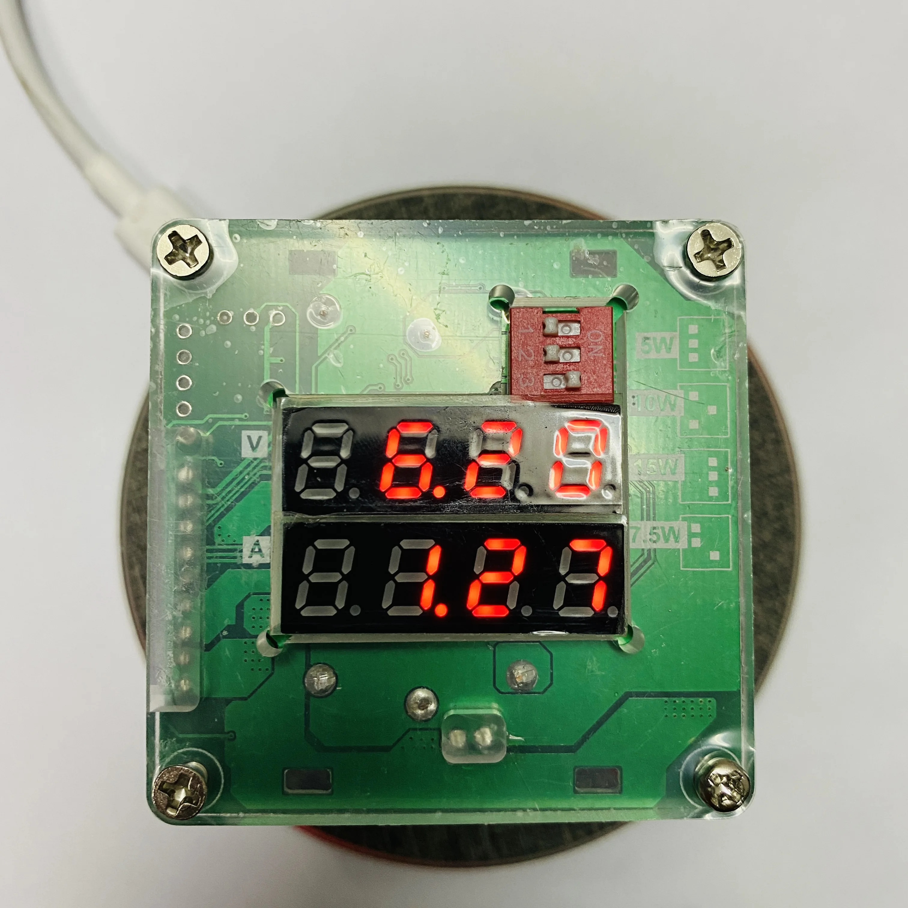 
Оригинальное заводское Беспроводное зарядное устройство qc2.0 qc 7,5 qi 15 Вт/10 Вт/3,0 Вт/5 Вт 