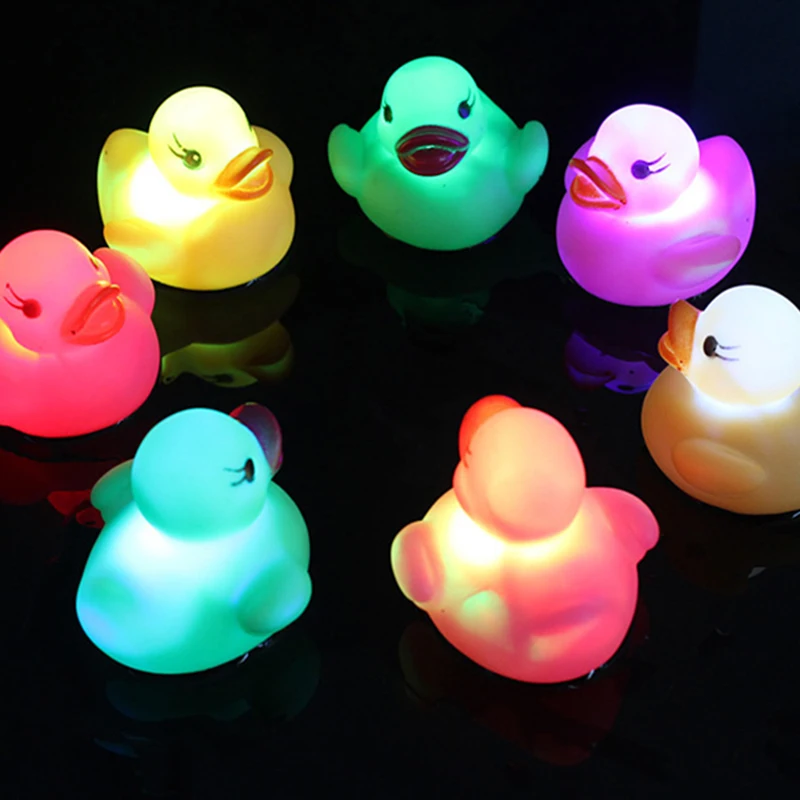 NEW YELLOW TO WHITE BATH DUCK TOY COLOUR CHANGING SQUEAKING SQUEAK 3M RSW PS463 