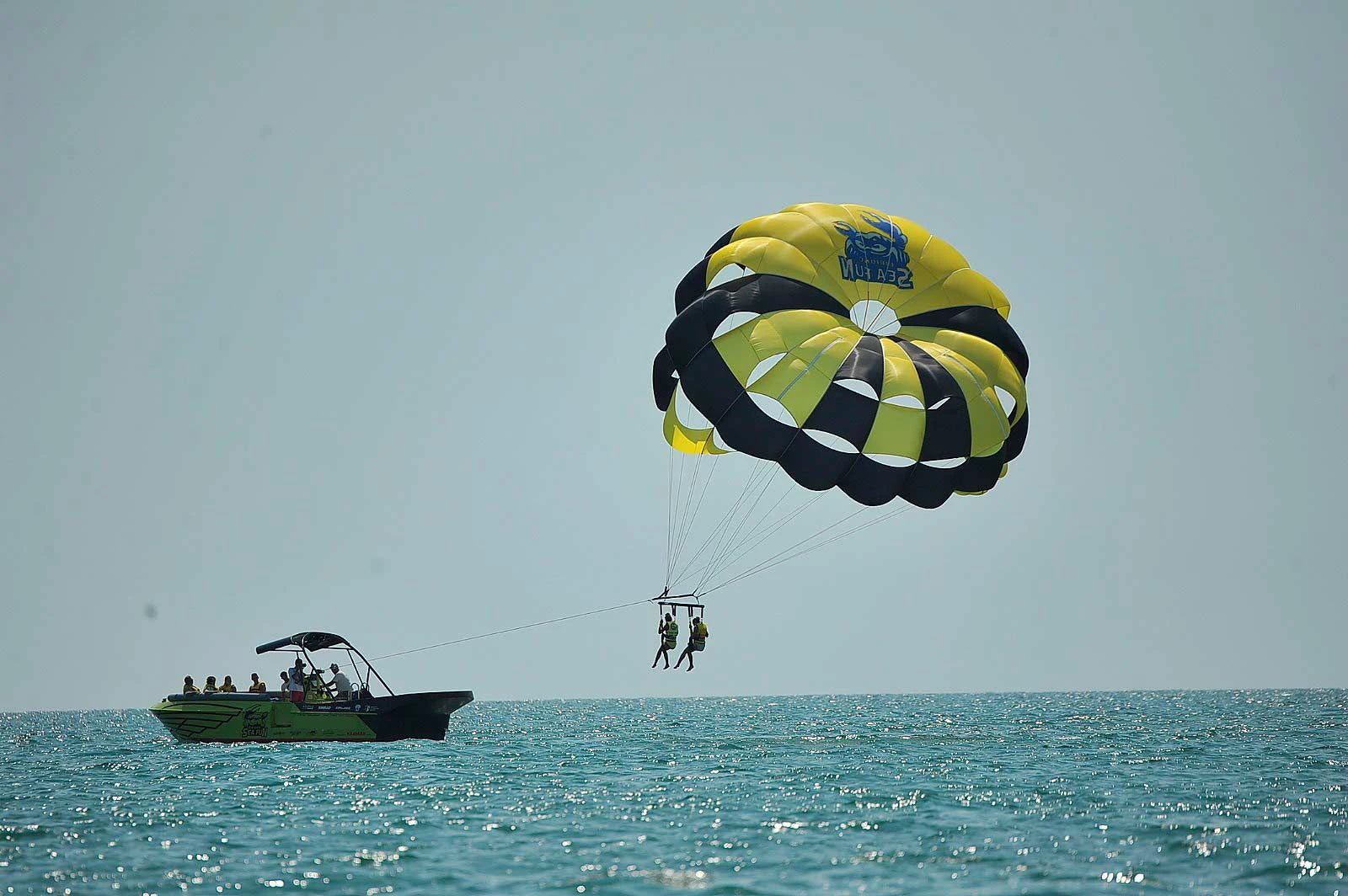 2023 China Manufactory Aluminum Sport Boat Mini Yacht For Parachuting