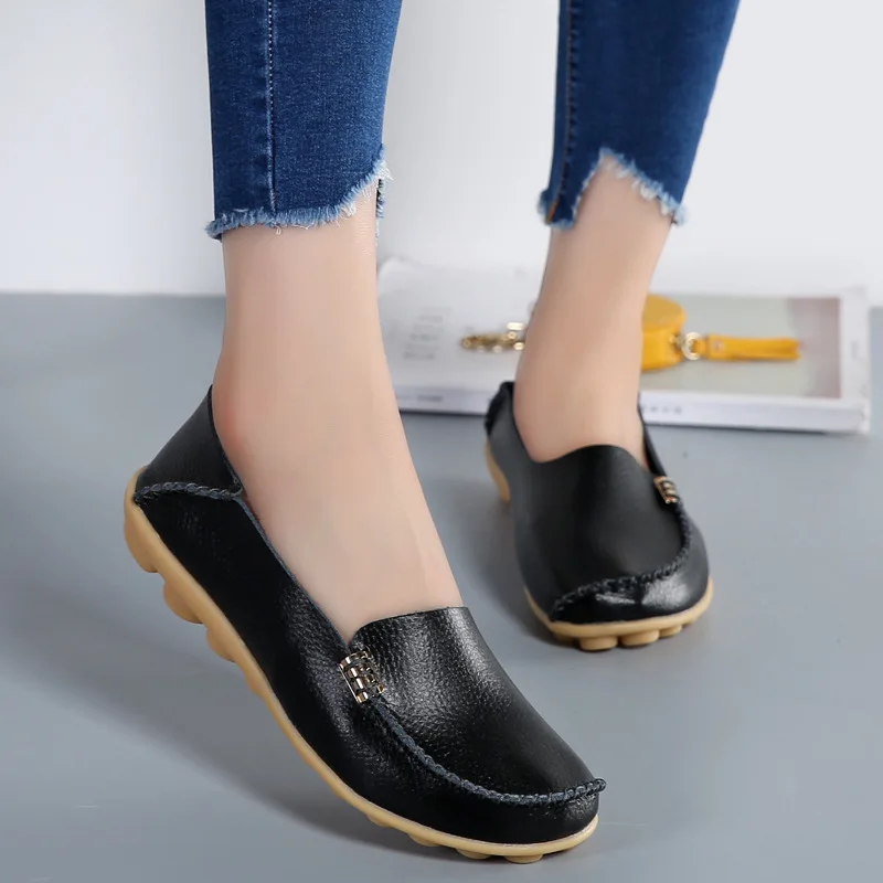 Comfortable large size nurse shoes women flat casual leather shoes ladies loafers fashion shoes