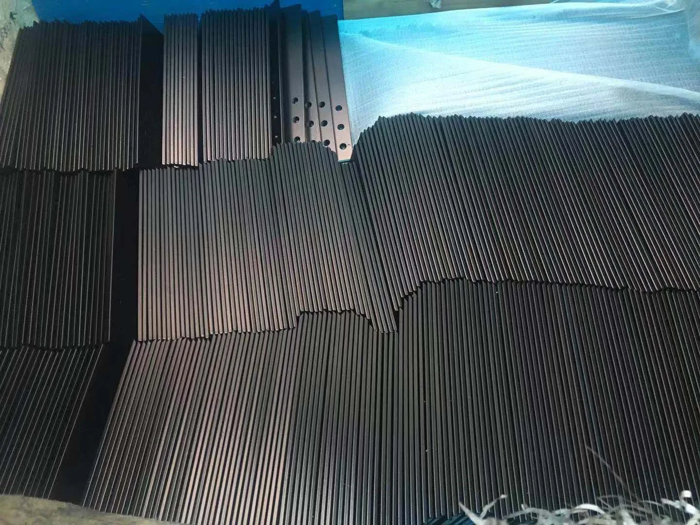 Гранитные кварцевые столешницы Опорные кронштейны