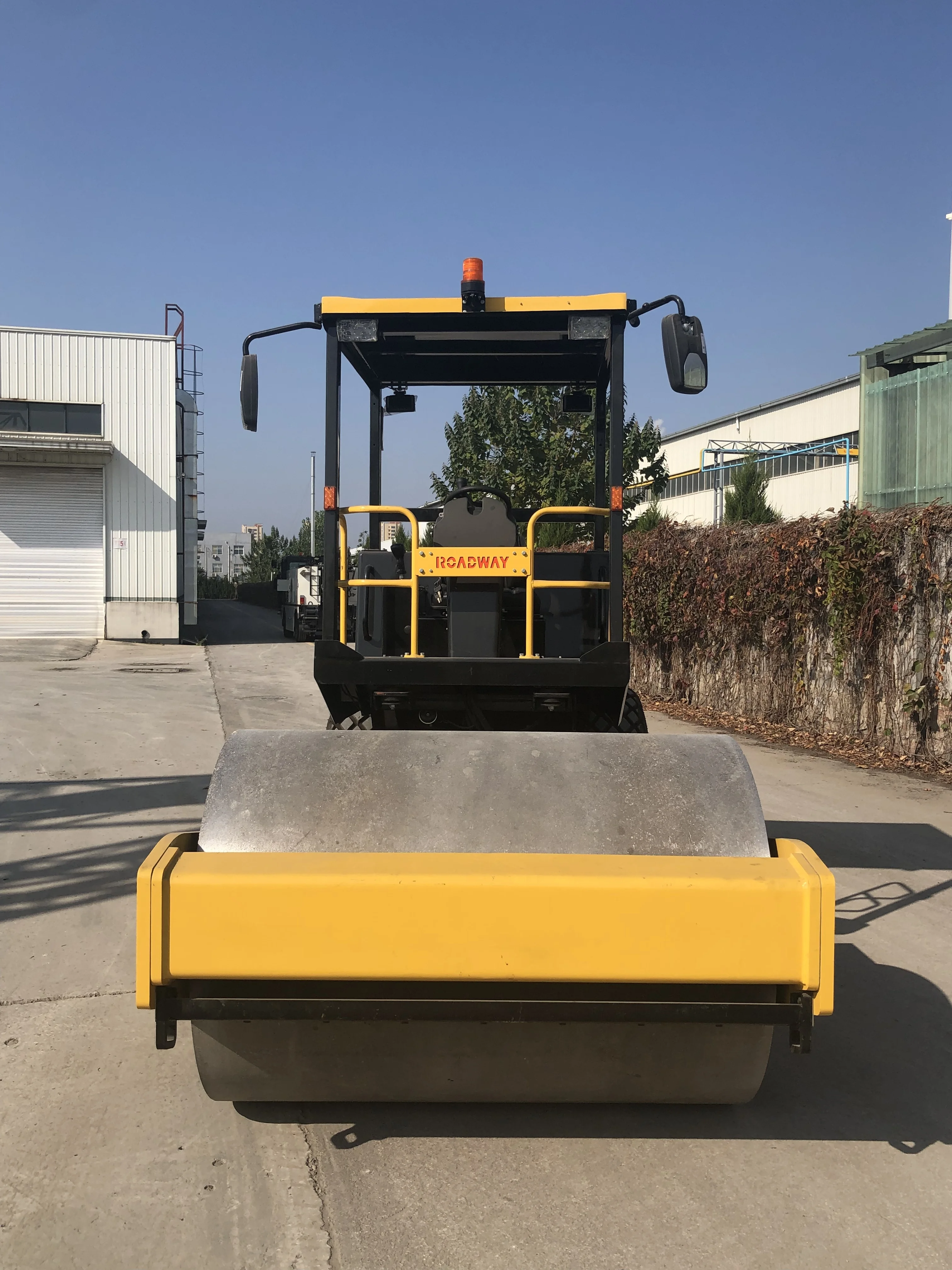 High Quality 6 Ton Single Drum Ride on Hydraulic Vibratory Roller manufacture