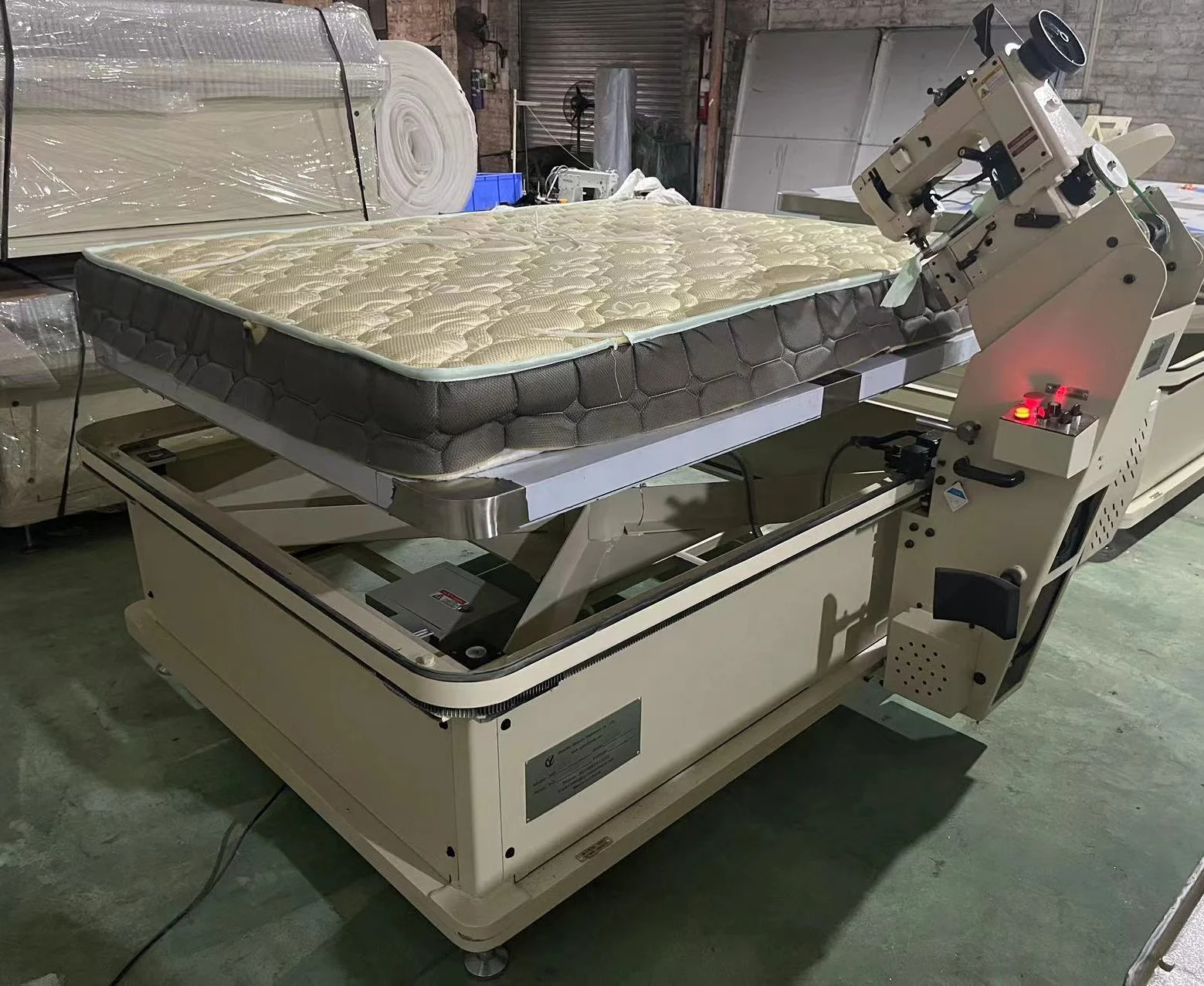 Automatic Table Lifting Mattress Surrounding Tape Edge Sewing Machine 300u Sewing Head Tape Edge Closing Machine