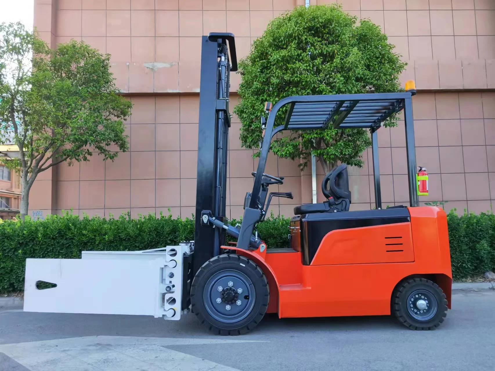 Duple Mast Lithium Battery Optional Small 3 Ton Electric Forklift With Bale Clamp
