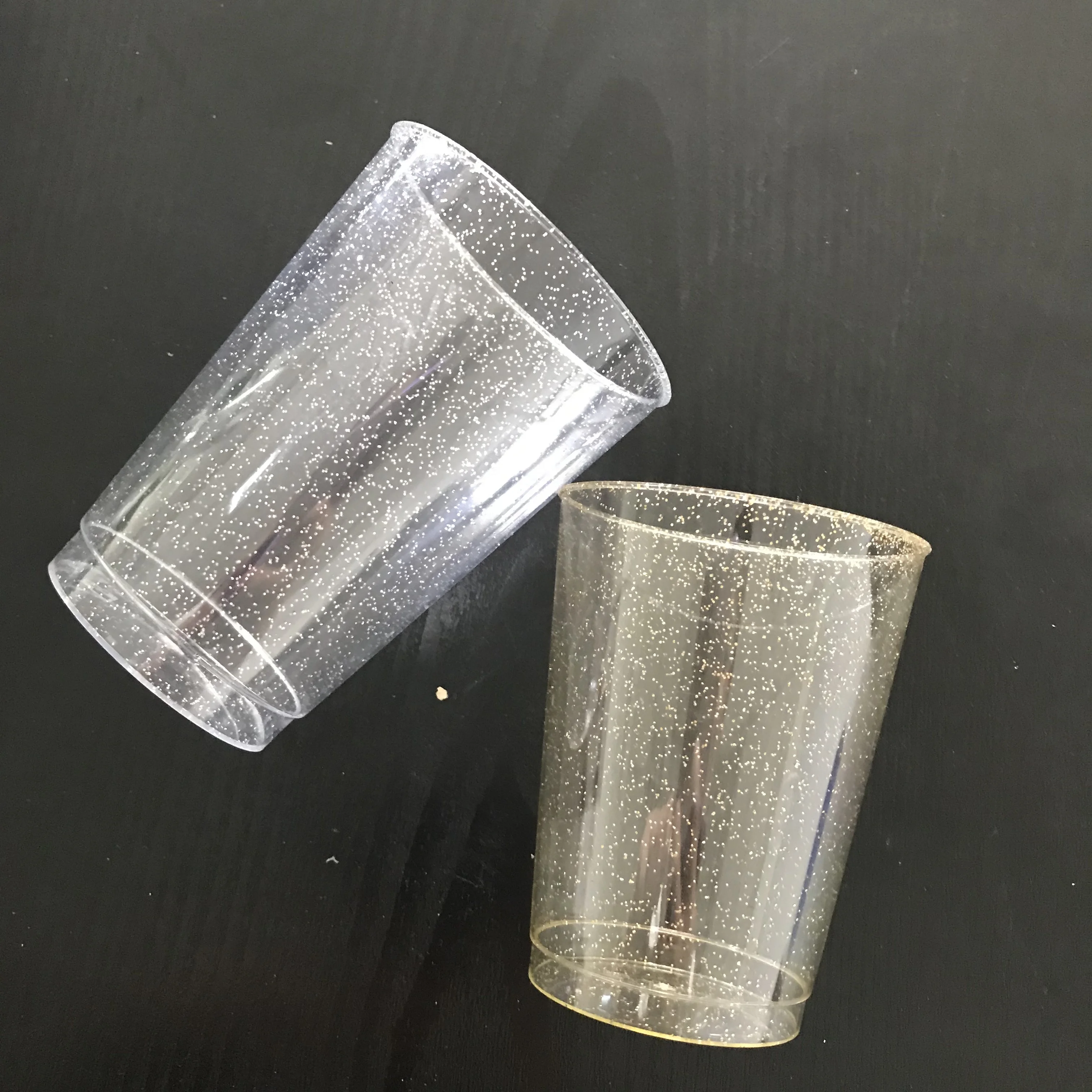 9 унций пластиковый золотой блеск чашки