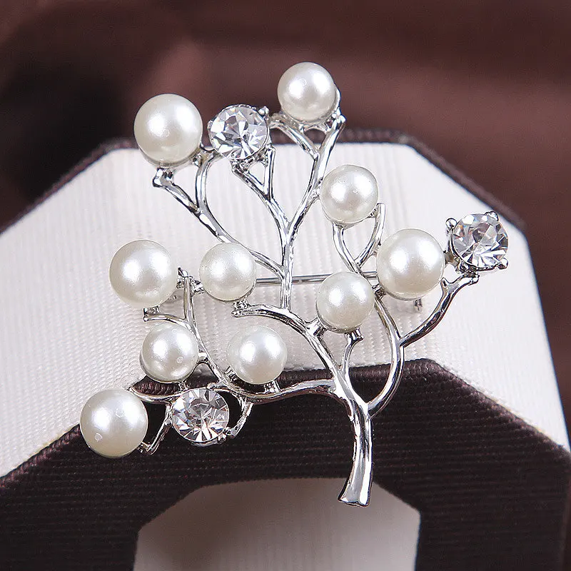 Glittering Imitation Pearl Crystal Snowflake Flower Design Brooch Pin Badge Fashionable Charming Dress Scarves Shawl Clip