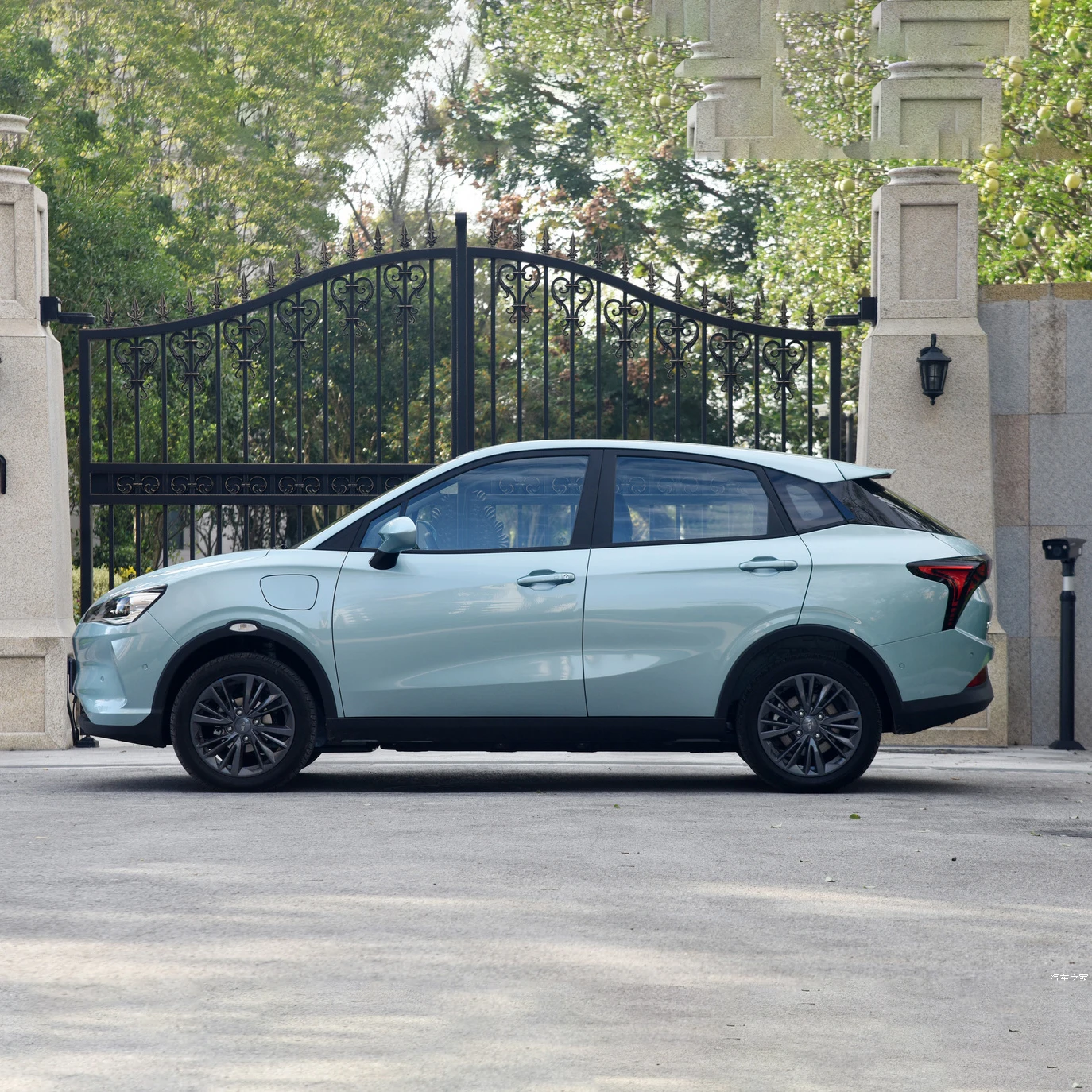 Buy 2023 2024 China Ev Cars 5 Door 5 Seat Suv Neta V Pure Electric Long ...