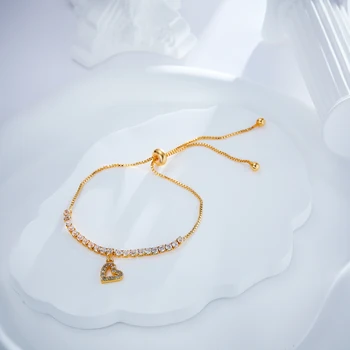 Wholesale Women's 18k gold non tarnish waterproof avec coeur metal  chain bracelets