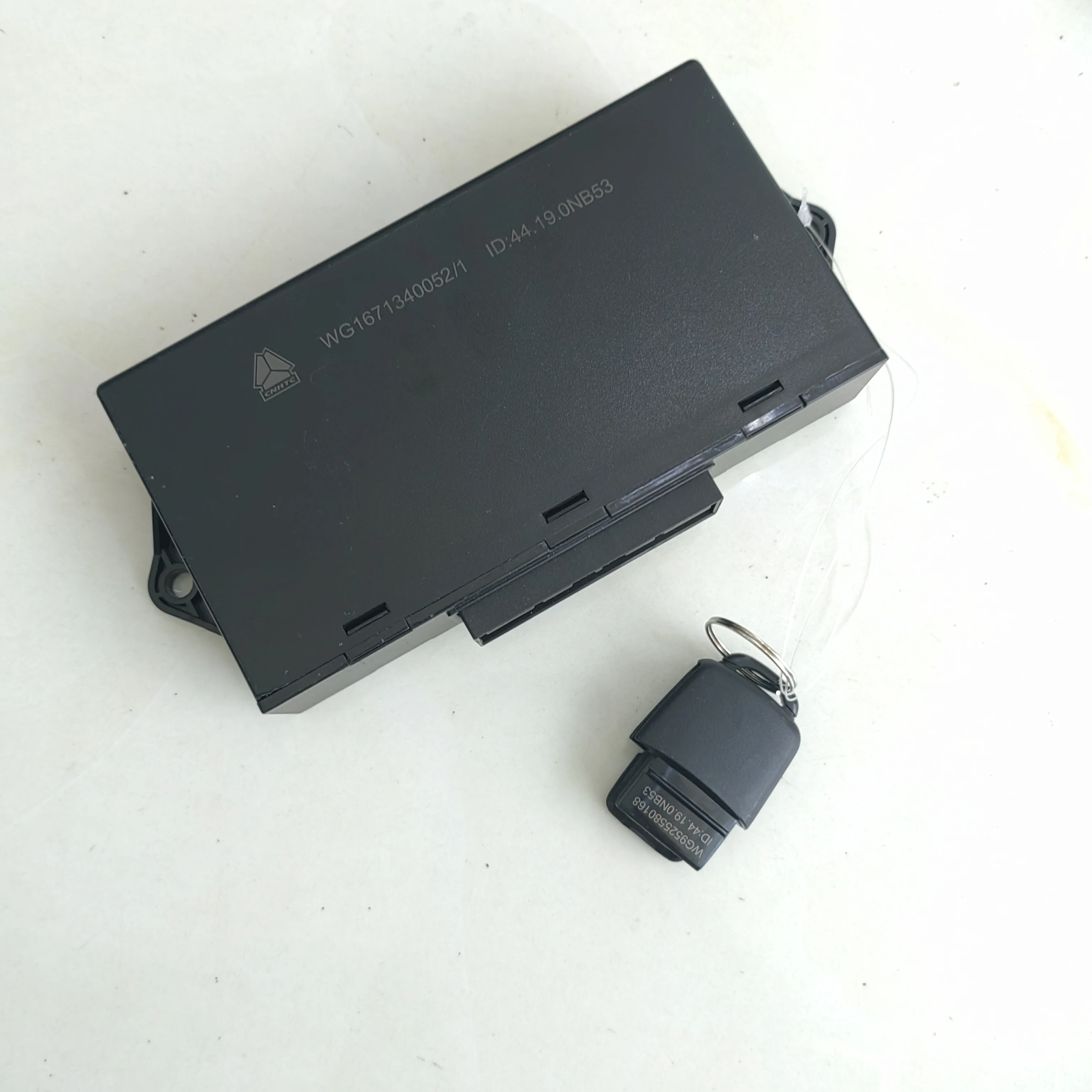 SINOTRUK Door Controller YZ952558100361 - Reliable Performance