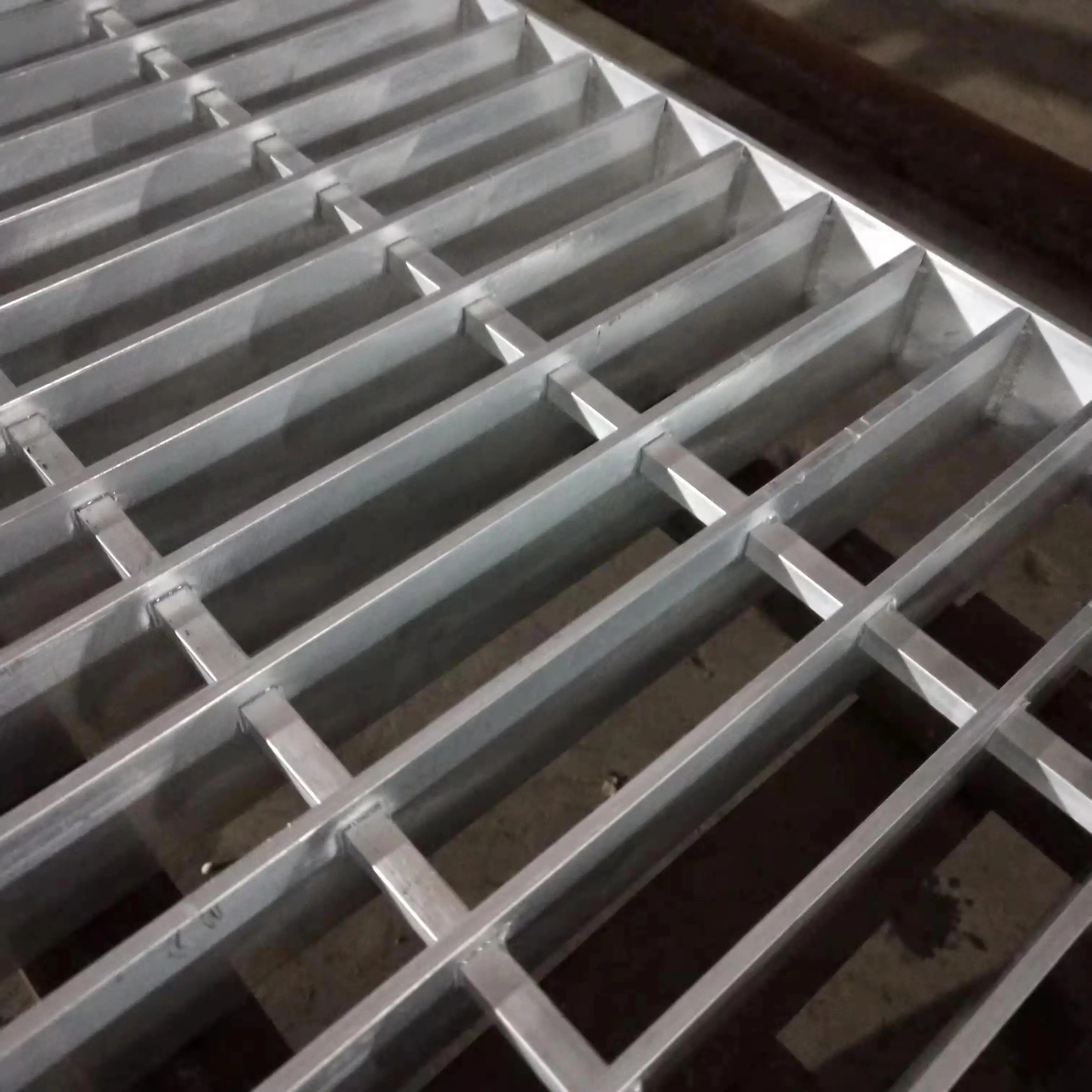 Australian Aluminium Walkway Mesh Grating Durable Metal for Office Building Floor Construction Warehouse & Workshop