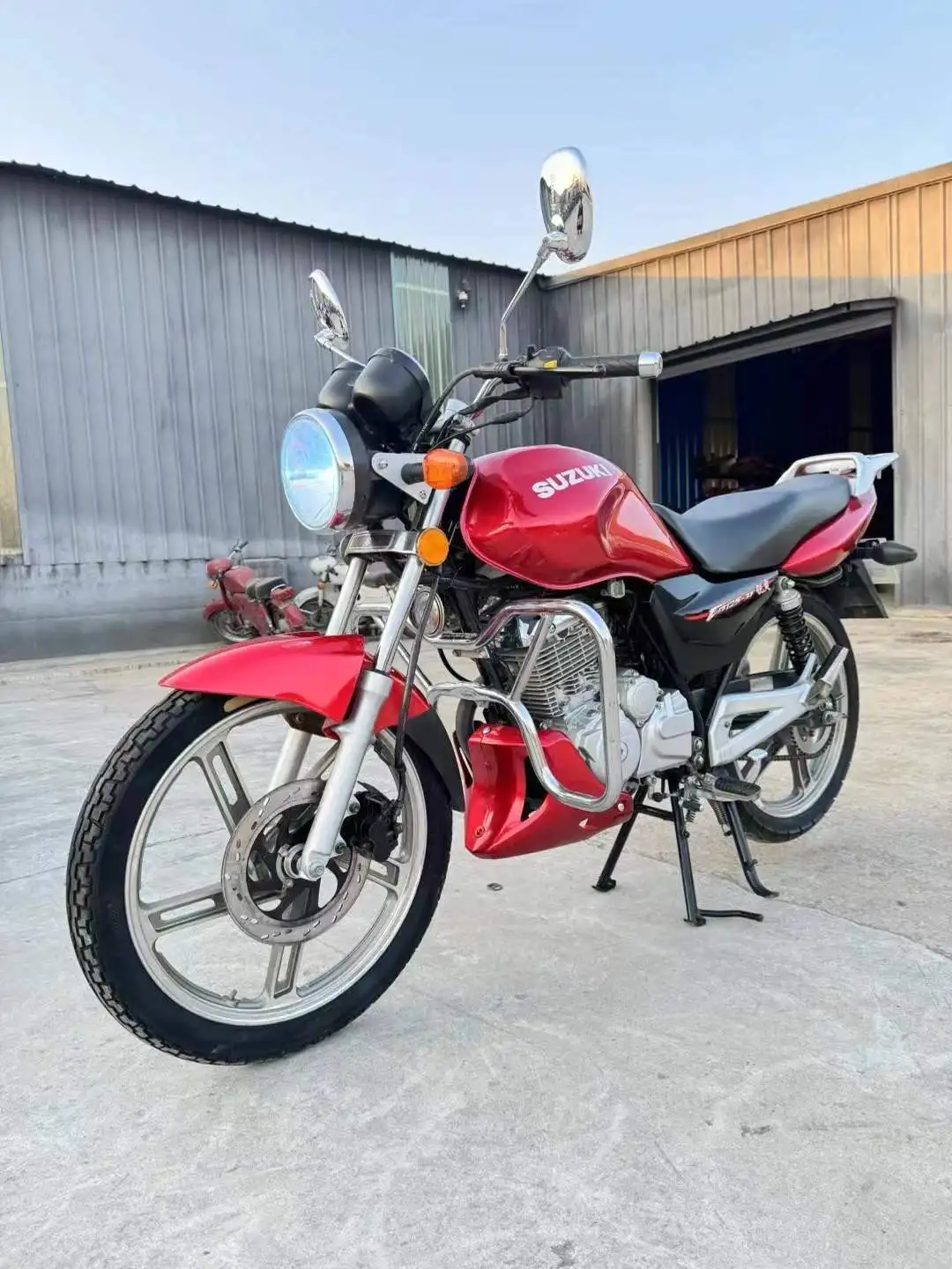 Suzuki EN125 125cc Street Motorcycle Air Cooled EFI Single