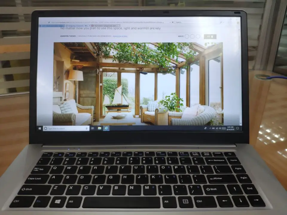 High Quality Ultra Slim Laptop 8GB + 128GB Netbook