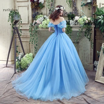 Noiva Bonita No Estilo Azul Lindo De Cinderella Do Vestido Imagem de Stock  - Imagem de luxo, cinderela: 73408661