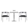 Une table deux chaises-table à manger 70x70 cm-chaises argentées 2