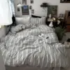 Strisce grigio scuro e bianche