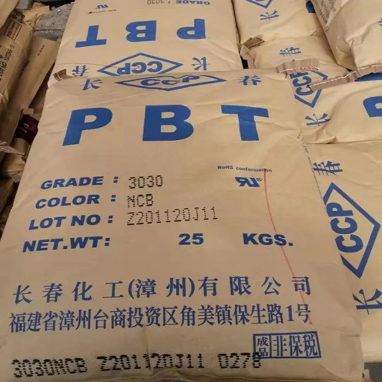 Заводская дешевая цена пластиковые смолы низколетучие гранулы пластиковое сырье PBT 4815