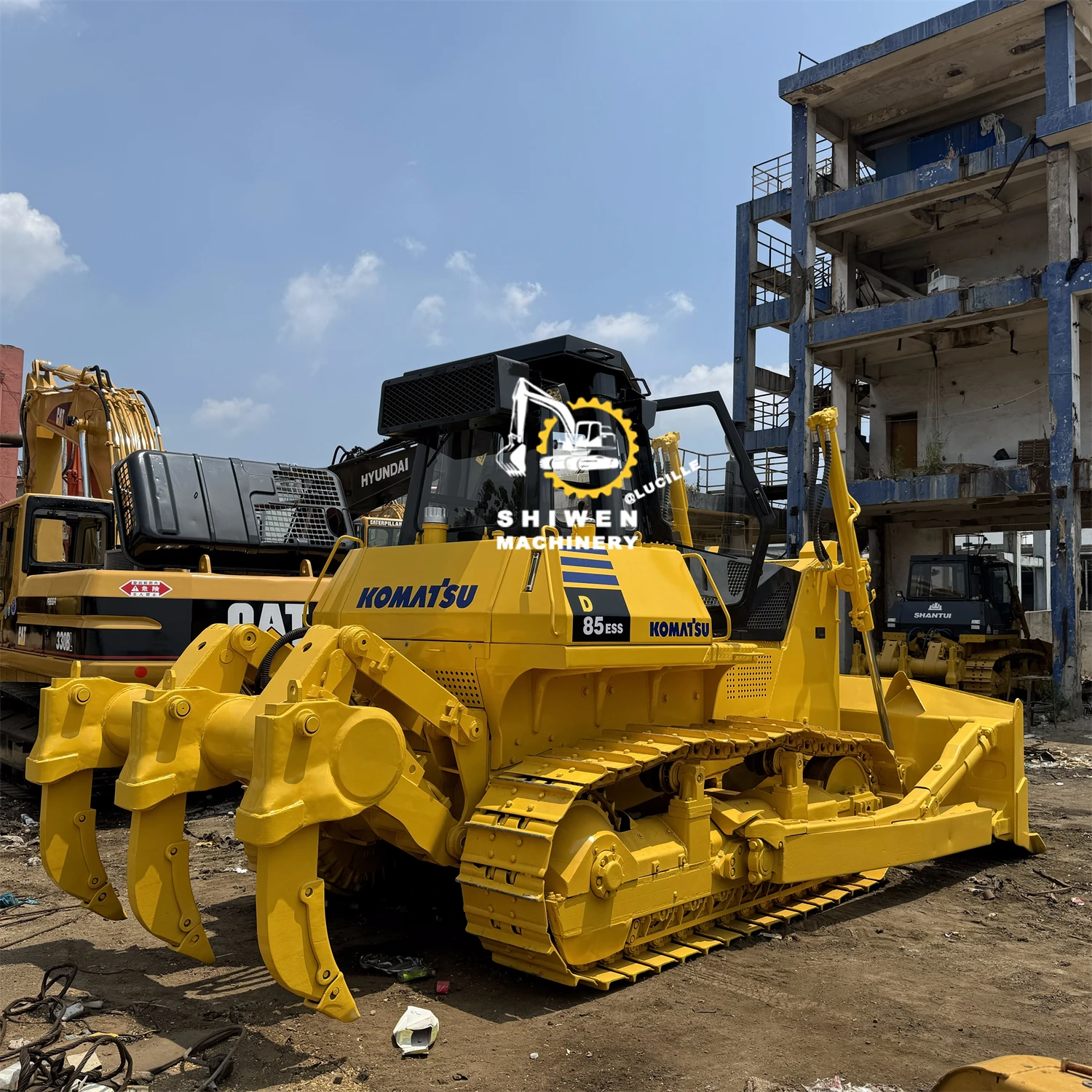 Бульдозер Komatsu D85 японский бренд в наличии