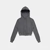 เสื้อสเวตเตอร์สีเทาซีเมนต์