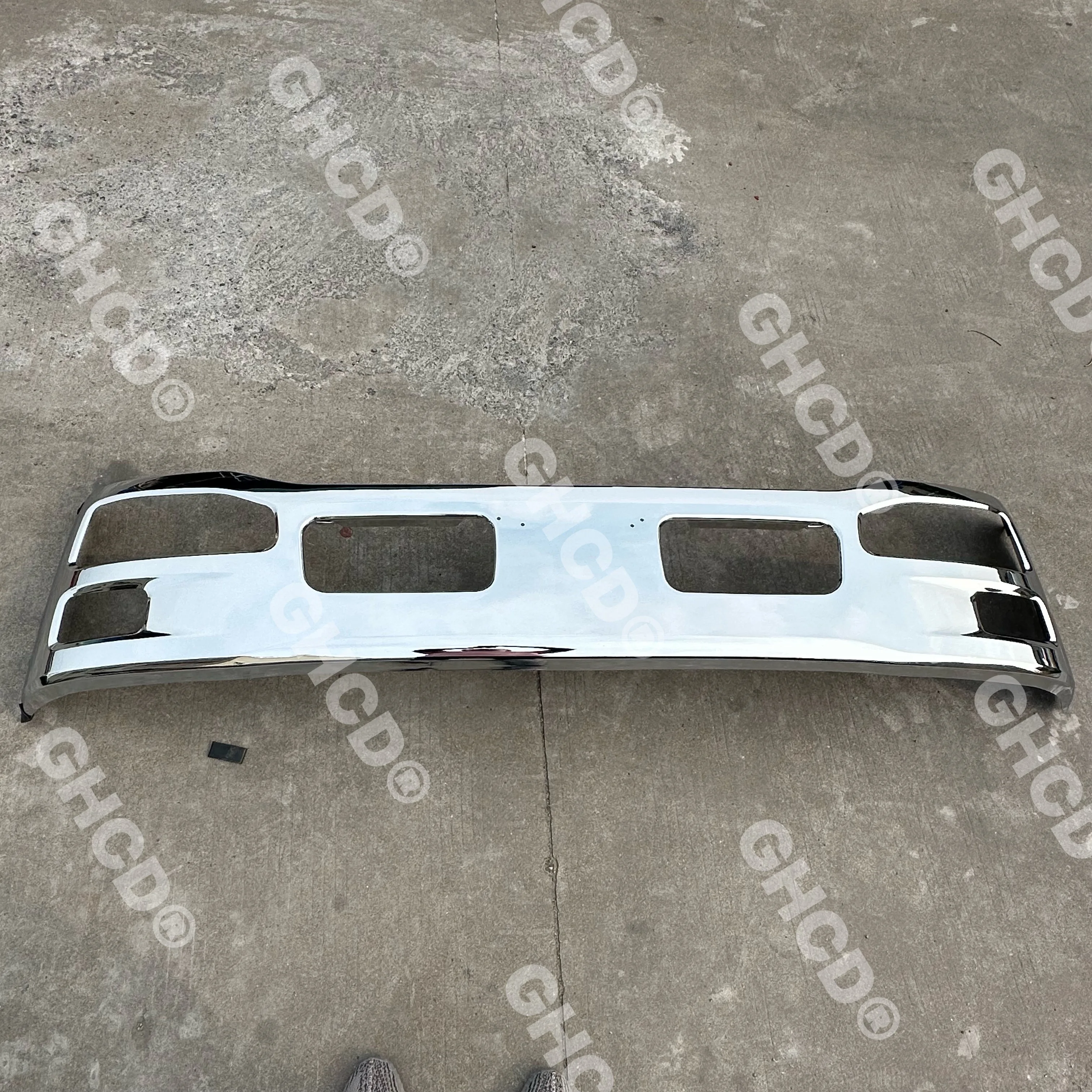 GHCD High Quality New Narrow Chrome-Plated Metal Bumper for Japanese Truck Fit for Nissan New Quon/CD48 Isuzu Mitsubishi Hino