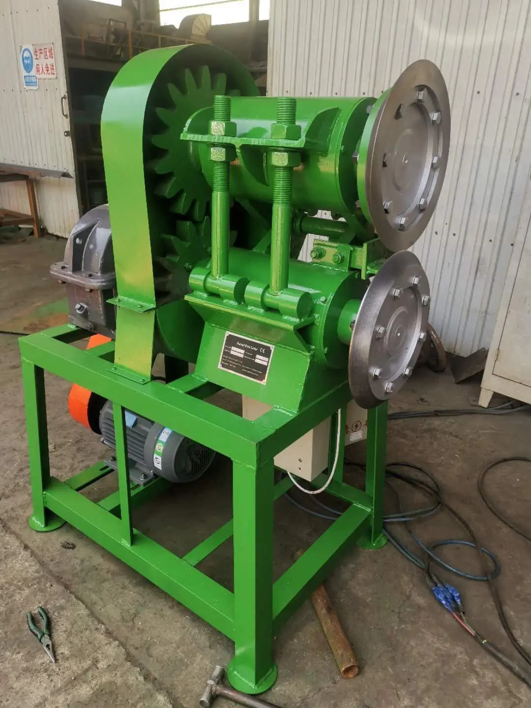Horizontal Waste Tire Cutter Machine Bead Ring Cutter / Waste Tire Cutting Machine