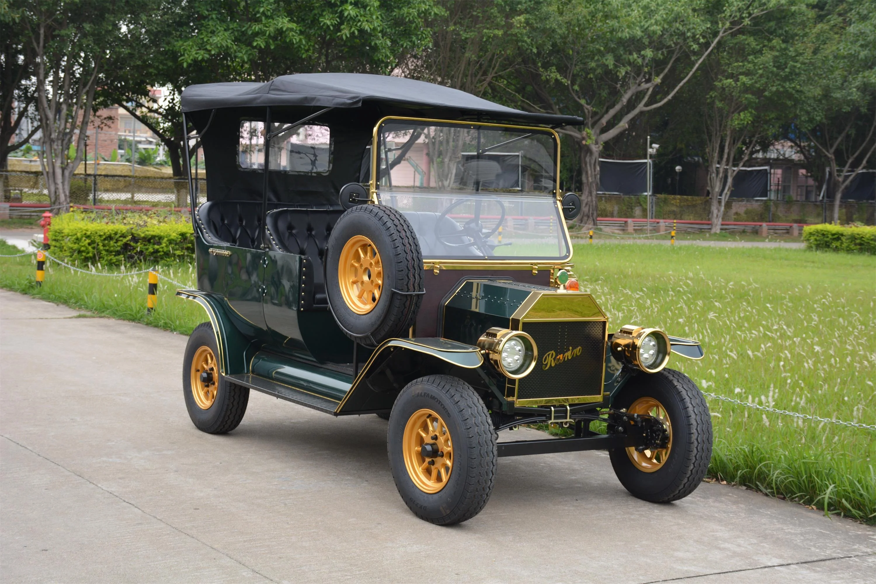 Electric Retro Vintage Classic Car Model T 5 Seats VINTAGE Style Electric Golf Cart for Sightseeing & Car Travel