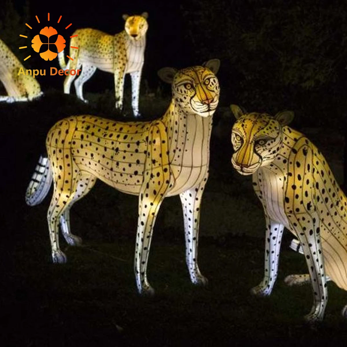 Christmas LED Holiday Polar Bear Lion Snow Leopard 3D Motif Customizable Color Aluminum Alloy Outdoor Chinese Lantern Lights